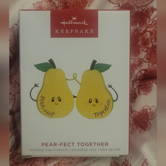 Hallmark Keepsake Christmas Ornament 2023, Pear-fect Together - Picture 5 of 8